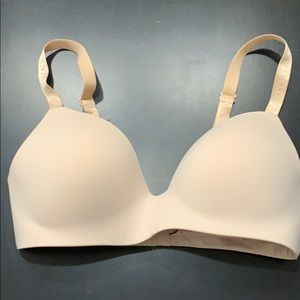 VS T shirt Lightly Lined Bra